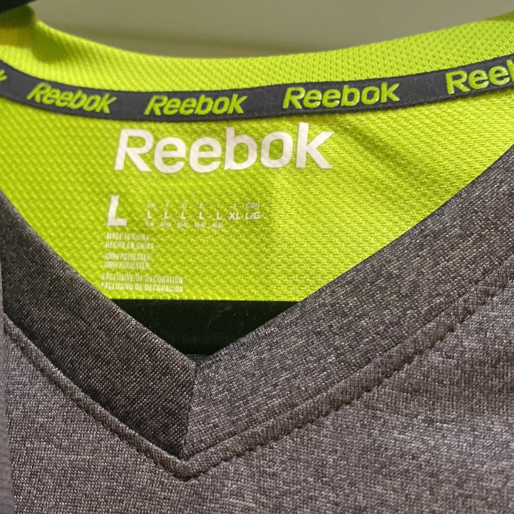 Two Reebok tees - Picture 5 of 8